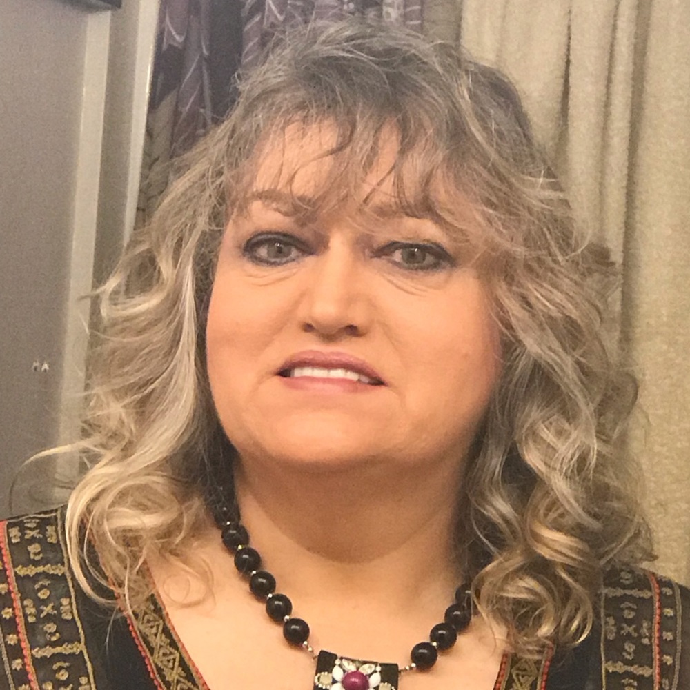Meet your Posher, Selina